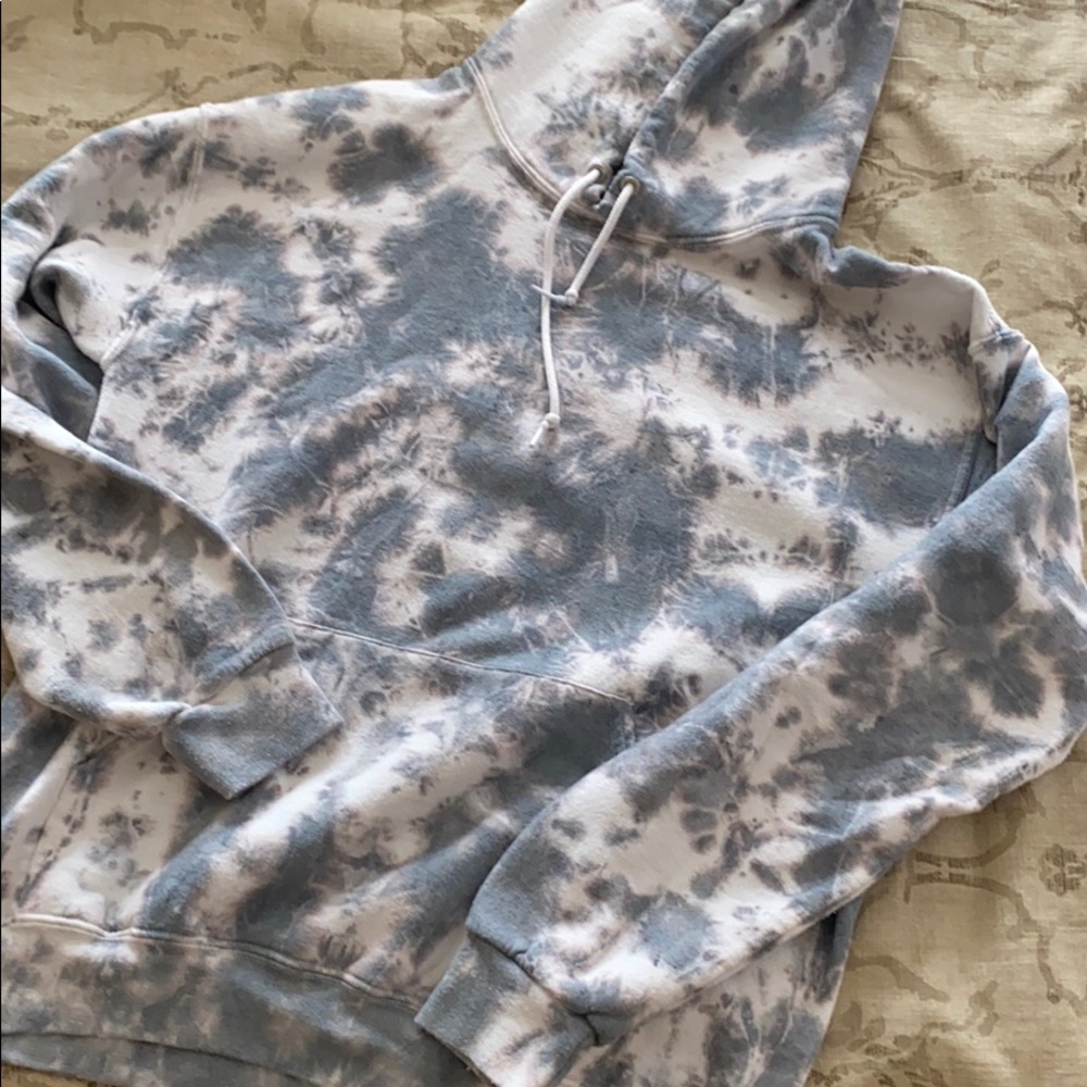 tie dye sweatshirt